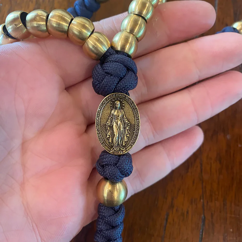 Deluxe Navy Paracord & Brass Miraculous Medal Rosary - Image 3