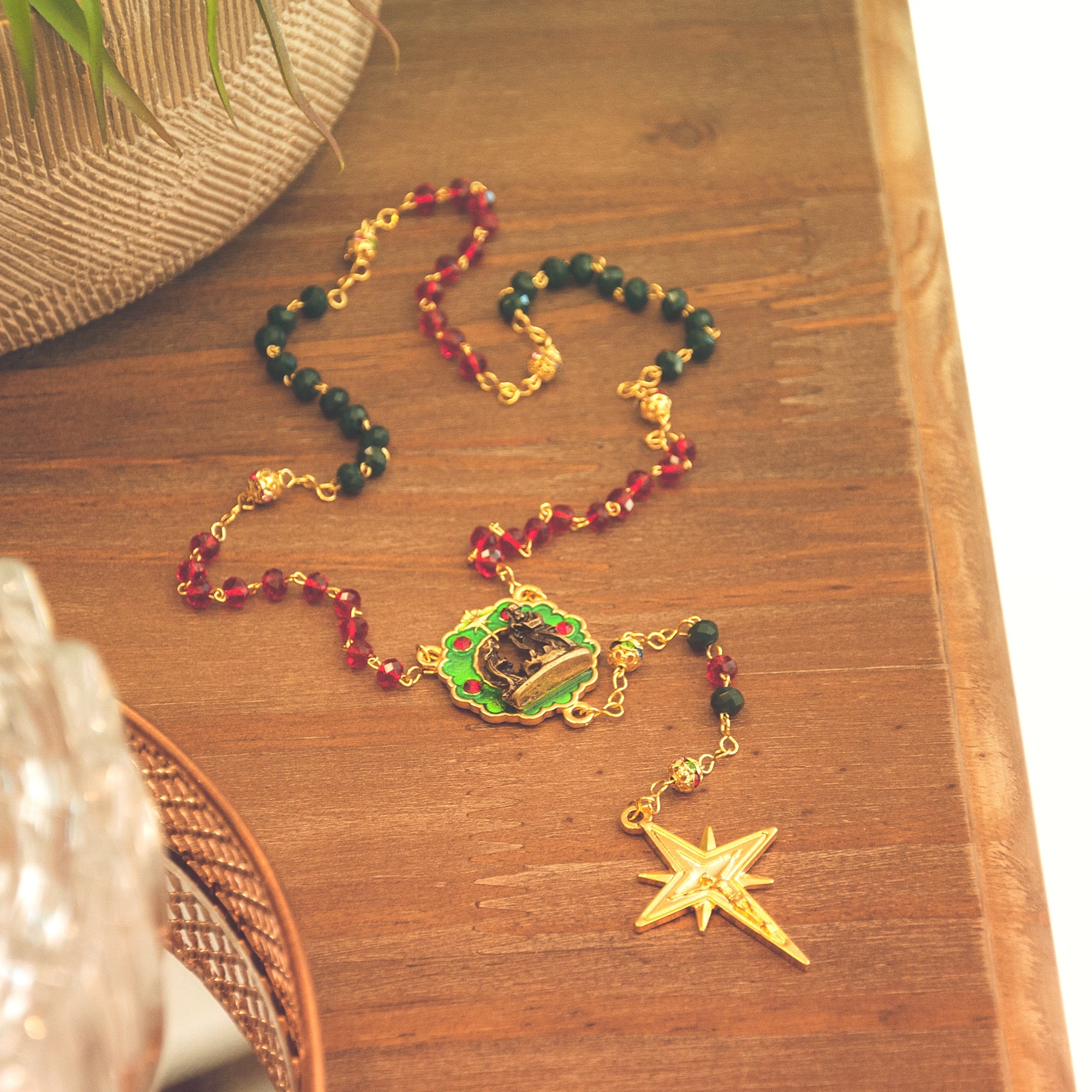 Glass Wreath & Star Christmas Rosary - Image 3