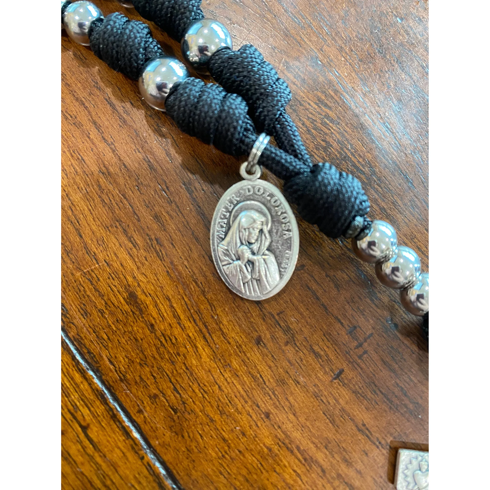 Paracord Holy Face Chaplet - Image 3