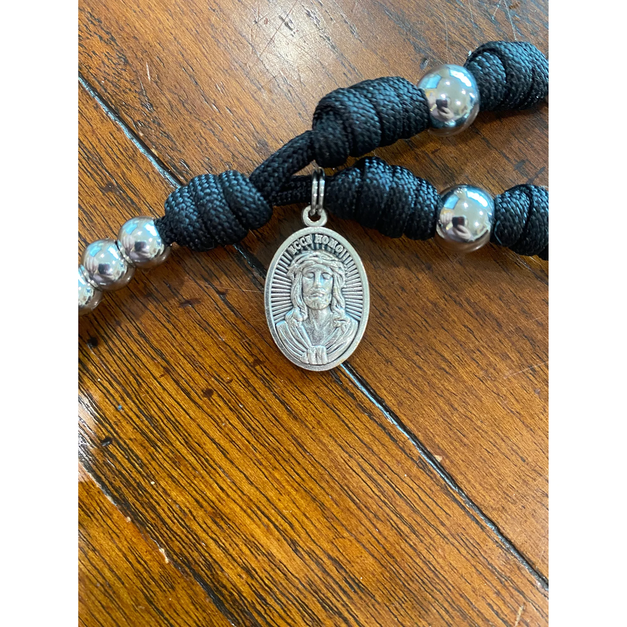Paracord Holy Face Chaplet - Image 4
